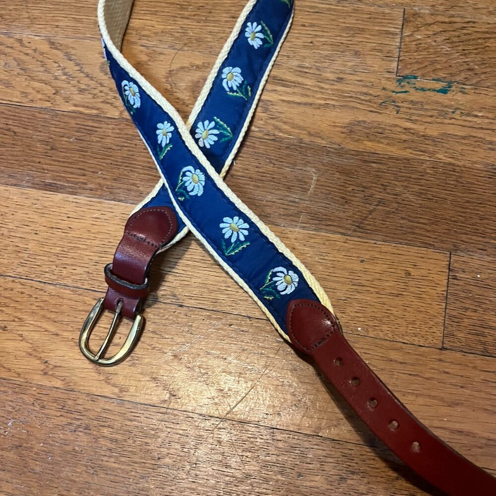 Small Daisy Ribbon Belt with Yellow Webbing